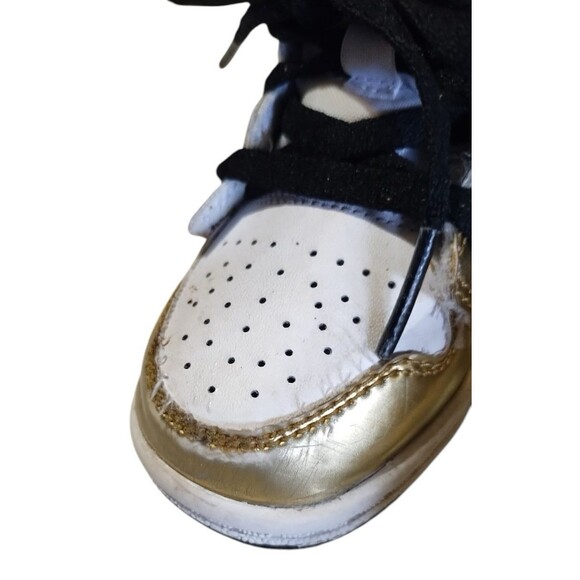 Nike Air Jordan 1 Mid Metallic Gold Black White TD Size 7c Toddler  DC1424-700 - Picture 3 of 9